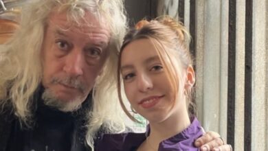 Photo of Diego Capusotto se sube al escenario por primera vez junto a su hija con una “comedia demoníaca”