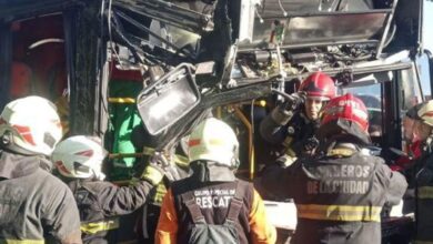Photo of Chocaron un colectivo y un camión en General Paz: atienden a los pacientes y hay caos de tránsito