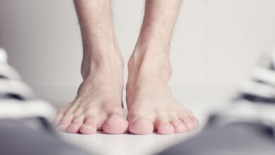 Photo of Cinco trucos caseros que pueden ayudar a combatir el mal olor de los pies