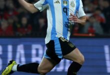 Photo of Con su gol ante Chile, ¿a cuánto quedó Julián del Top 10 de goleadores en la Selección?