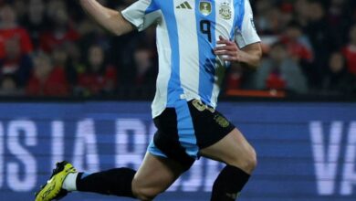 Photo of Con su gol ante Chile, ¿a cuánto quedó Julián del Top 10 de goleadores en la Selección?
