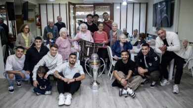 Photo of El gran gesto de Platense: los campeones le llevaron la copa a Haydee, la abuela de 98 años que se enteró del título por los diarios