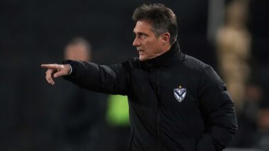 Photo of Vélez, a fondo en el mercado: refuerzos al caer y una figura a punto de irse