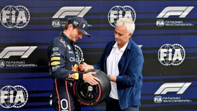 Photo of Choque de potencias: José Mourinho le entregó un premio a Max Verstappen