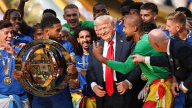 Photo of Trump se quedó en los festejos de los jugadores del Chelsea y una de sus figuras latinas no pudo ocultar su asombro