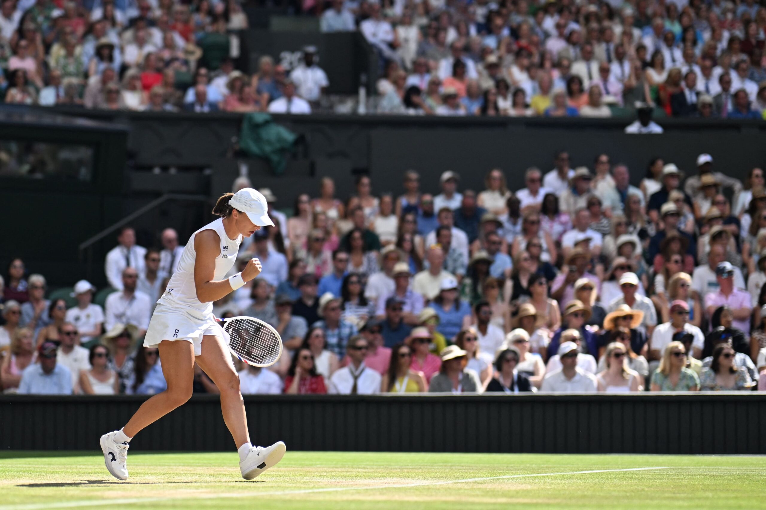 Photo of Iga Swiatek vapuleó a Amanda Anisimova y se consagró campeona de Wimbledon