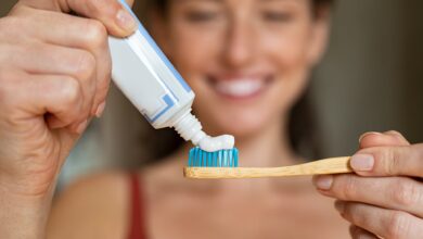 Photo of La Anmat prohibió la venta de un producto de una reconocida marca de dentífrico por causar “lesiones en la boca”
