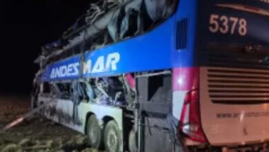 Photo of Choque fatal en ruta 3 entre un camión y un micro: hay tres muertos y decenas de heridos