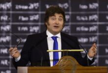 Photo of El lado B de la encuesta que elogió Milei: 50% de imagen negativa y caída en las expectativas económicas