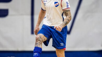 Photo of Susto en Uruguay: un jugador de futsal se golpeó la cabeza contra una pared y encendió las alarmas