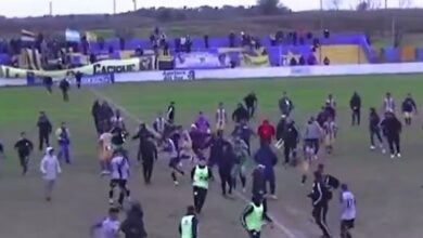 Photo of El Gobierno le prohibió el ingreso a las canchas a los hinchas que agredieron a Luis Ventura en un partido del ascenso