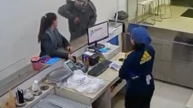 Photo of Entró, agredió a una mujer y robó la caja: brutal asalto en una heladería en Mar del Plata