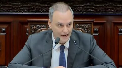 Photo of Una por una, las preguntas clave que respondió Manuel Adorni antes de su presentación en el Congreso