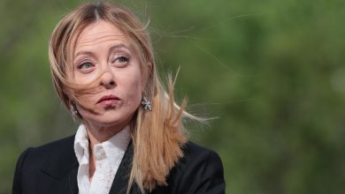 Photo of La Unión Europea acordó prohibir las IA que permiten generar imágenes sexuales falsas